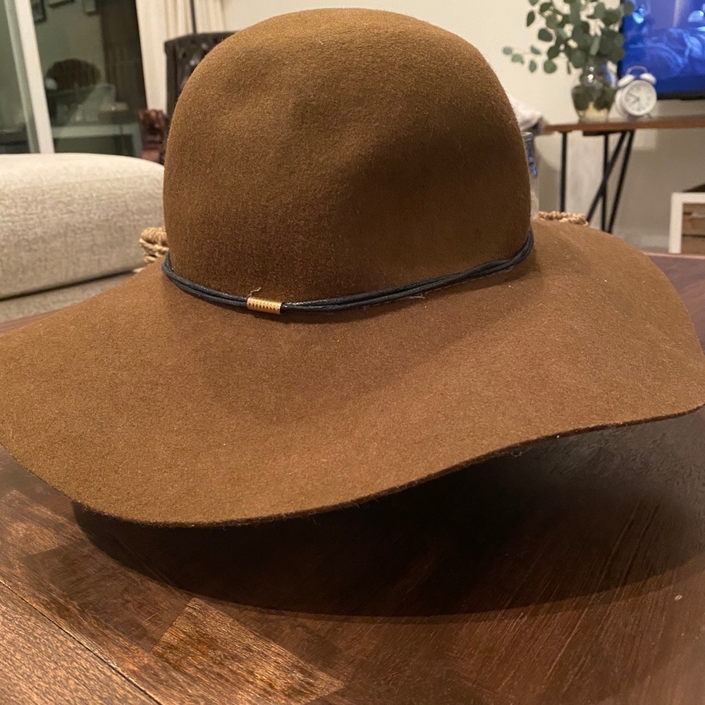 Wool hat - Picture 2 of 3